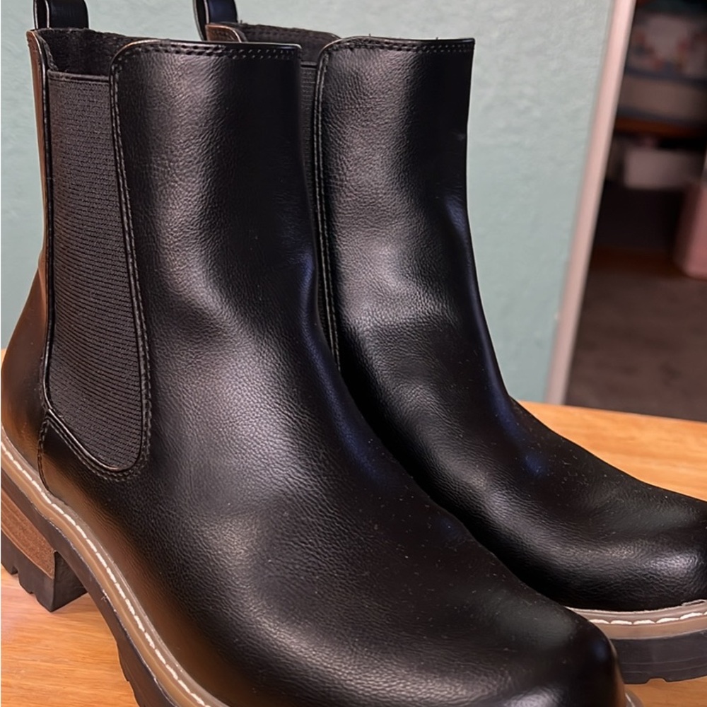 Universal Thread Black Ankle Booties